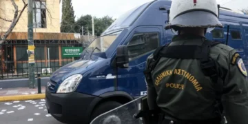 Marfin: Προθεσμία για να απολογηθούν την ερχόμενη εβδομάδα έλαβαν οι τρεις κατηγορούμενοι