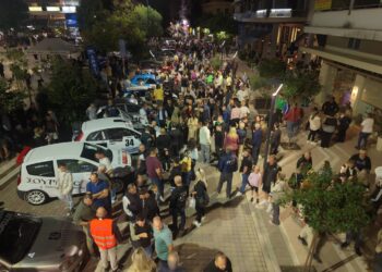 2η Ανάβαση Αγρινίου: Τα αγωνιστικά γέμισαν την πλατεία – Σήμερα η πρώτη μεγάλη «μάχη» πριν την εκκίνηση
