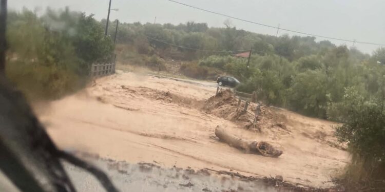 Κακοκαιρία : Πλημμύρες, κατολισθήσεις και κινητοποίηση μηχανημάτων σε Αμφιλοχία και Άκτιο-Βόνιτσα