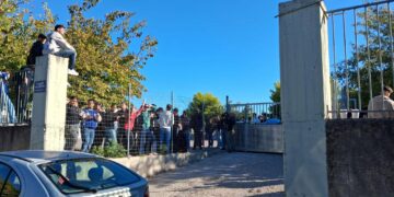 Κατάληψη στο ΓΕΛ Νεοχωρίου μετά το ατύχημα στο σχολείο και τον τραυματισμό του μαθητή από παράθυρο – Δηλώσεις Κίντα (ΦΩΤΟ – ΗΧΗΤΙΚΟ)