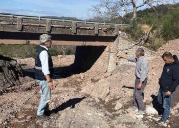 Συνεχίζονται οι παρεμβάσεις σε ρέματα – Μηχανήματα της Περιφέρειας στη Χούνη Αγρινίου