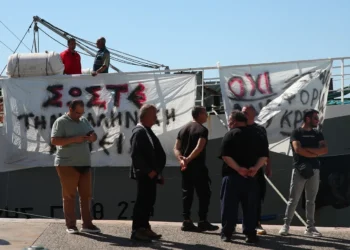 Πέμπτη ημέρα κινητοποιήσεων για τους επαγγελματίες αλιείς – Καΐκια και μηχανότρατες