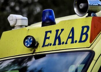 ΓΕΛ Νεοχωρίου: Παράθυρο έπεσε στο κεφάλι μαθητή – Μεταφέρθηκε στο νοσοκομείο