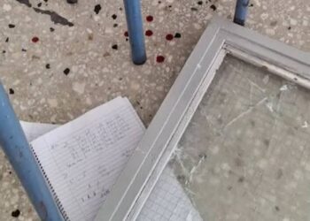 ΚΝΕ Αιτωλοακαρνανίας: «Ως εδώ! Η ασφάλεια των μαθητών είναι ζήτημα ζωής!» – Παράθυρο έπεσε σε μαθητή στο ΓΕΛ Νεοχωρίου