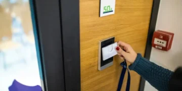 Ψηφιακή Κάρτα Εργασίας: Σε ποιους κλάδους επεκτείνεται από 12 Οκτωβρίου – Τα μηνύματα από την αύξηση των υπερωριών