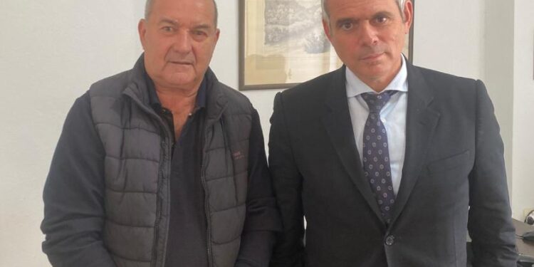 Συνάντηση εργασίας του Υφυπουργού Κωνσταντίνου Καραγκούνη, με τον Πρόεδρο της Τ.Κ. Σιδήρων, Ιωάννη Κουκούνια