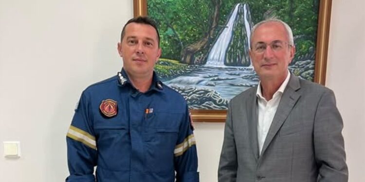 Θέρμο: Συνάντηση του Δημάρχου με τον νέο Διοικητή του Πυροσβεστικού Κλιμακίου