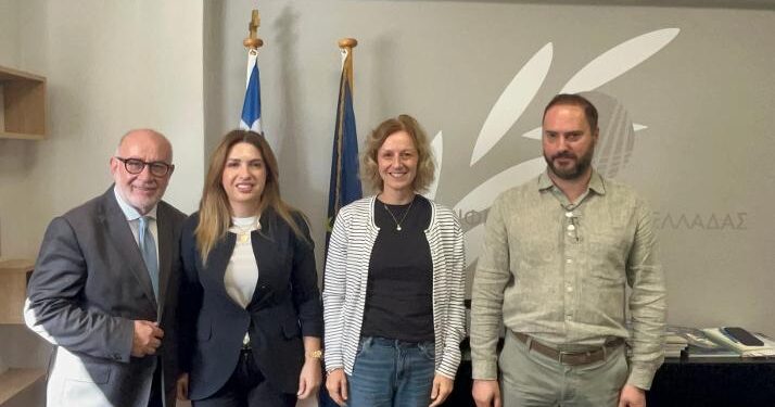 Σε εξαιρετικό κλίμα συνεργασίας η συνάντηση της Νίκης Φλώρου-Καραγιάννη με τον Παναγιώτη Σακελλαρόπουλο στην Περιφέρεια