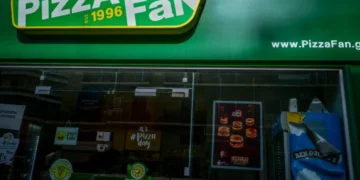 Pizza Fan: Κλειστά τα καταστήματα μετά την απάτη των εκατομμυρίων με τις «αόρατες» παραγγελίες