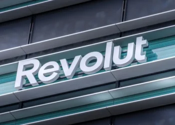 Revolut: Παγκόσμιο «μπλακ άουτ» – Δεν λειτουργούν ούτε οι κάρτες – Προβλήματα σε πληρωμές και μεταφορές χρημάτων
