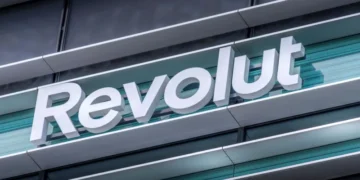 Revolut: Παγκόσμιο «μπλακ άουτ» – Δεν λειτουργούν ούτε οι κάρτες – Προβλήματα σε πληρωμές και μεταφορές χρημάτων