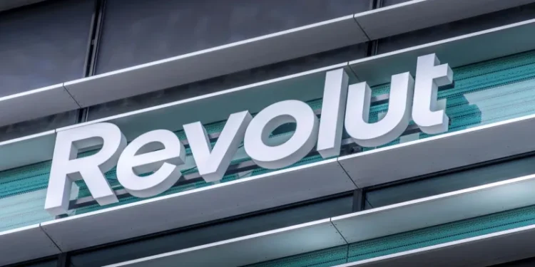Revolut: Παγκόσμιο «μπλακ άουτ» – Δεν λειτουργούν ούτε οι κάρτες – Προβλήματα σε πληρωμές και μεταφορές χρημάτων