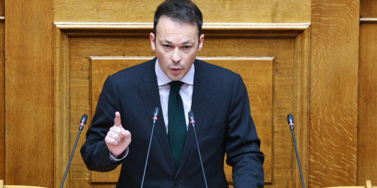 Παραιτήθηκε από τη Βουλή ο Μίλτος Ζαμπάρας – Εντάσσεται στην ΕΛΑΣ και συμπορεύεται με τον Αλέξη Τσίπρα