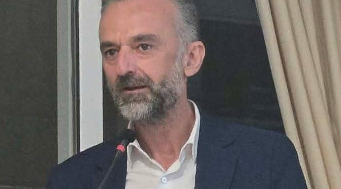Γρηγόρης Θεοδωράκης: Δεν αποδέχεται τη βουλευτική έδρα ο πρώτος επιλαχών μετά την παραίτηση Ζαμπάρα – «Παραμένω δίπλα στον Αλέξη Τσίπρα»