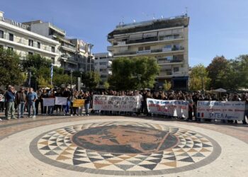 Μαζική απεργιακή συγκέντρωση στο Αγρίνιο – Μαθητές, φοιτητές, εκπαιδευτικοί και υγειονομικοί στο δρόμο (ΦΩΤΟ – ΒΙΝΤΕΟ)