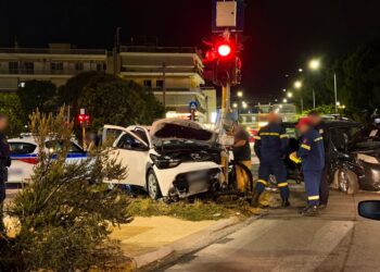 Τώρα-Αγρίνιο: Σφοδρό τροχαίο στον κόμβο Αγίου Δημητρίου