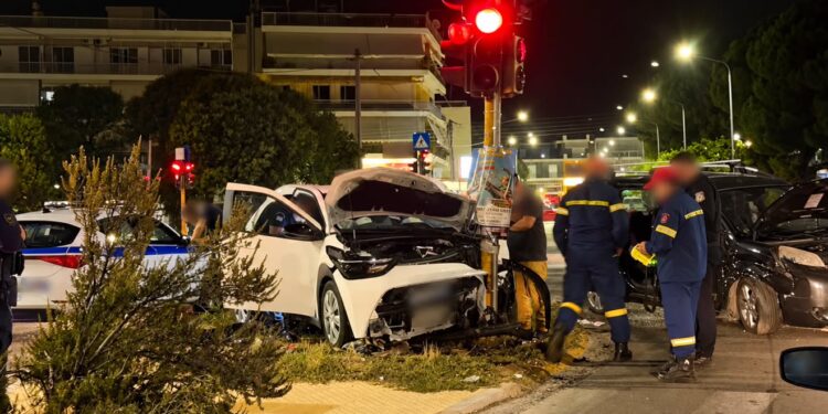 Τώρα-Αγρίνιο: Σφοδρό τροχαίο στον κόμβο Αγίου Δημητρίου