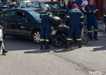 Αγρίνιο: Τροχαίο στην οδό Καρπενησίου – Τραυματίστηκε δικυκλιστής