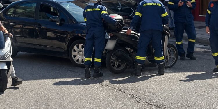 Αγρίνιο: Τροχαίο στην Εθνικής Αντιστάσεως – Τραυματίστηκε δικυκλιστής